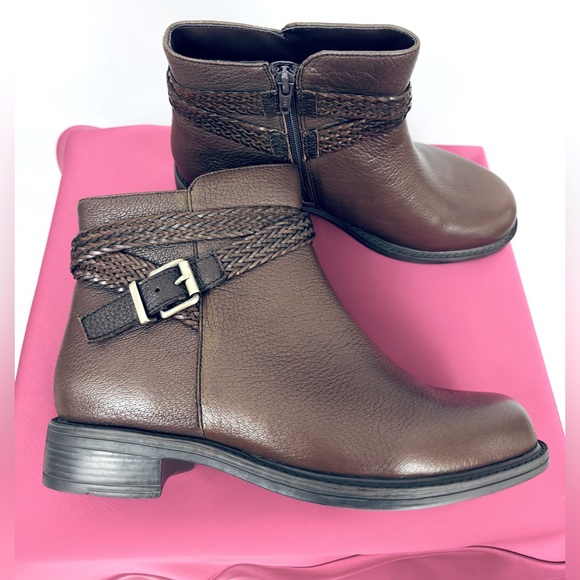 David Tate Brown Pebbled Leather Sevi Bootie Inner Ankle Zipper   8 Wide… - Picture 10 of 13